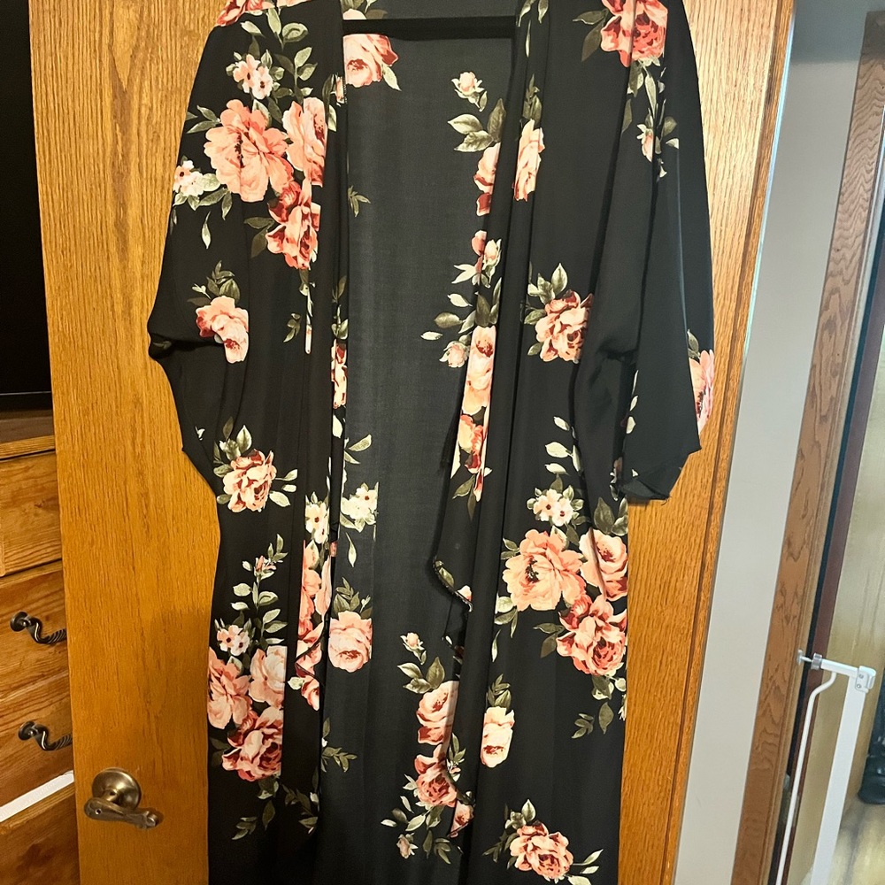 LulaRoe Shirley Kimono Large